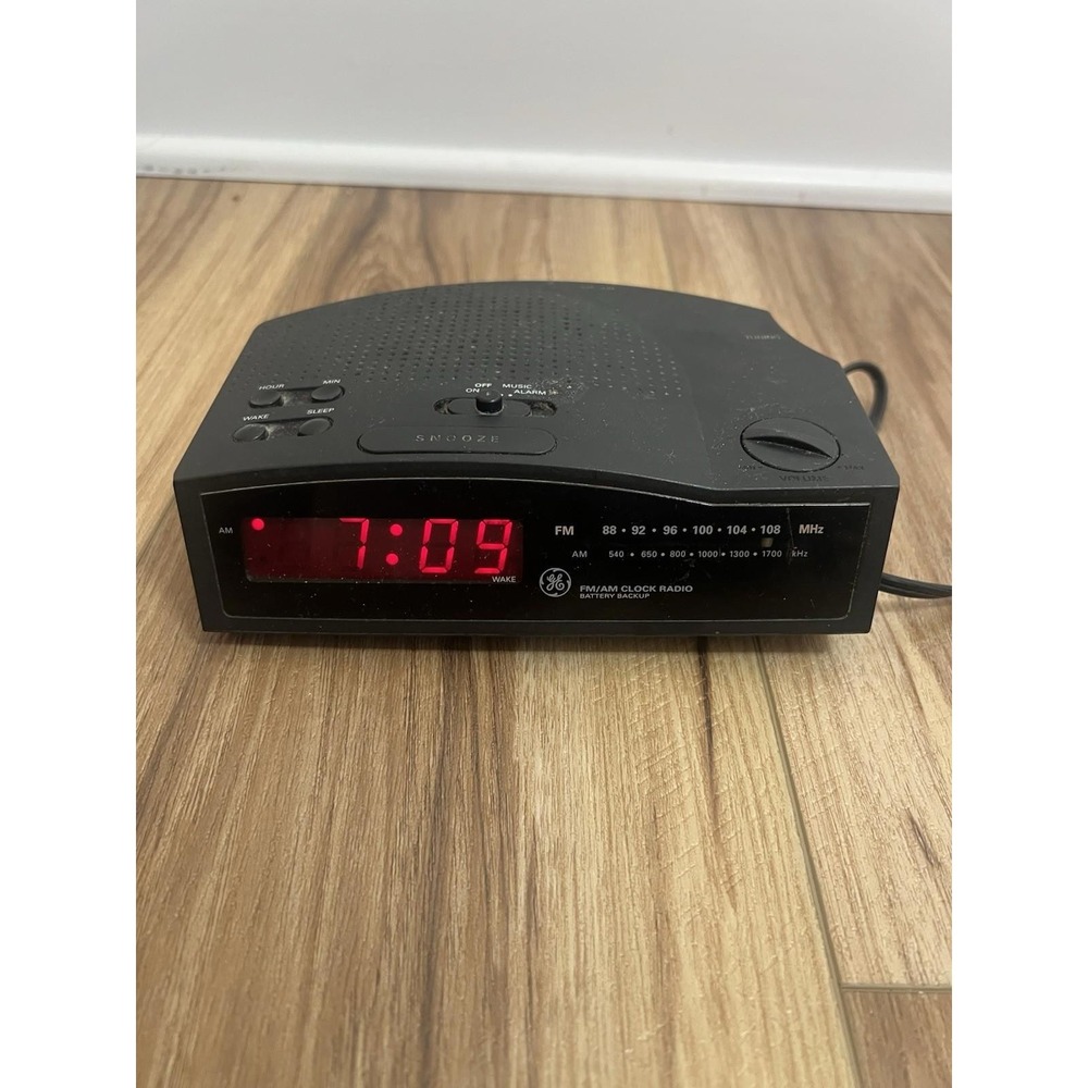 Vtg GE‎ FM/AM Clock Radio 7-4813B Black Plastic Cord *Tested/Works*